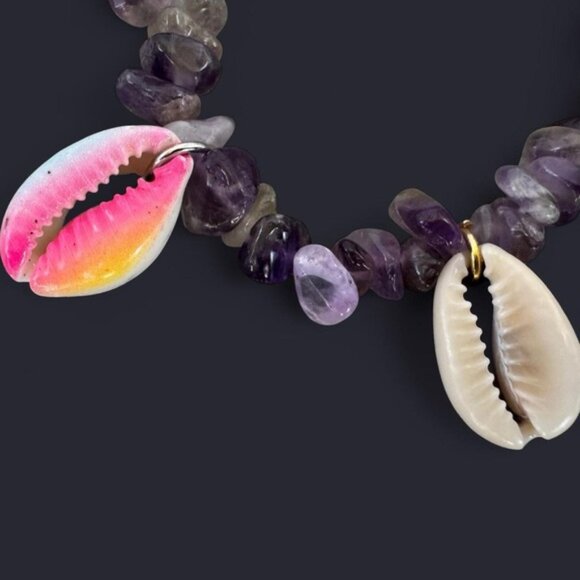 Amethyst Cowrie Shell Crystal Bead Bracelet - Picture 3 of 5